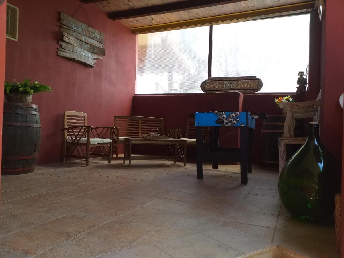 B&B Antica Botte Сасари Екстериор снимка