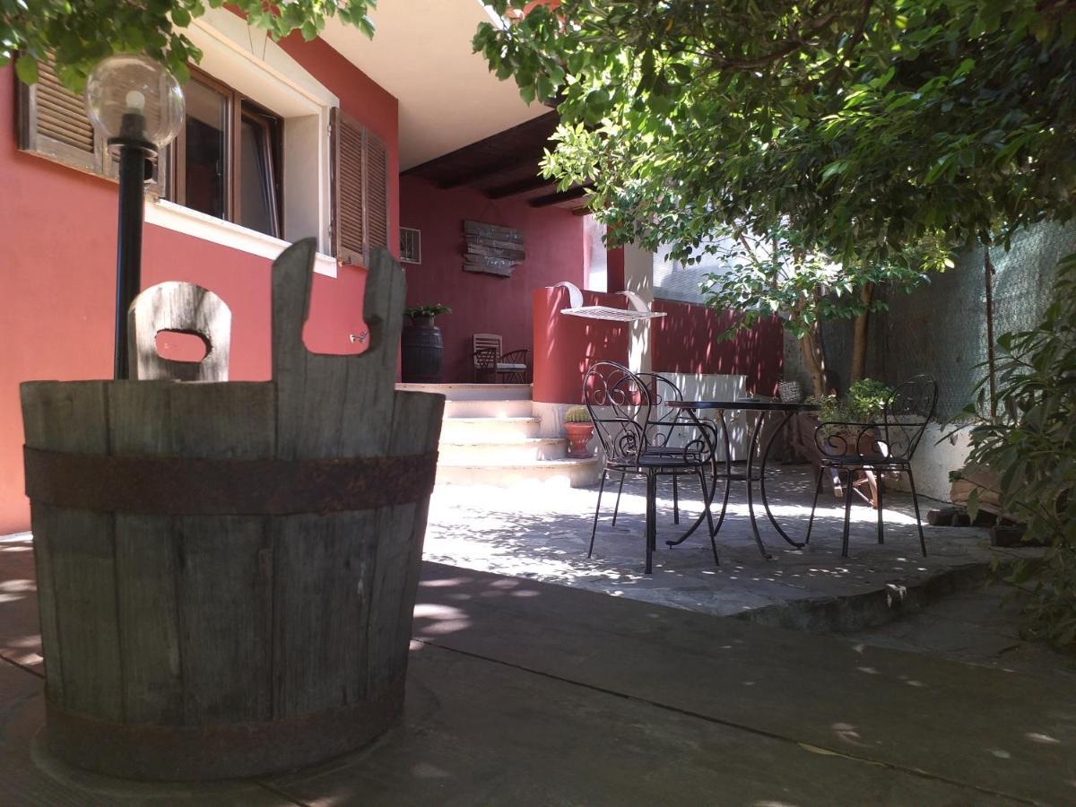 B&B Antica Botte Сасари Екстериор снимка