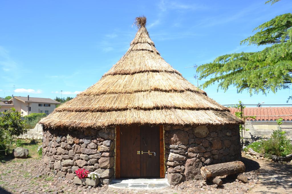 B&B Antica Botte Сасари Екстериор снимка