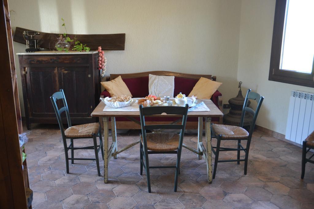 B&B Antica Botte Сасари Екстериор снимка